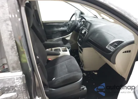 2011 Chrysler Town & Country Touring from USA, damaged, VIN 2A4RR5DG3BR745331